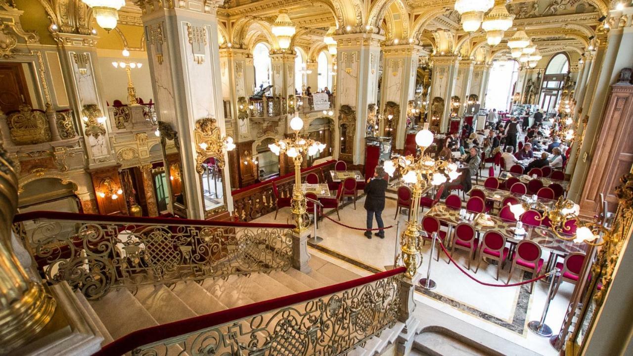 Andrassy Boulevard Budapeste Exterior foto